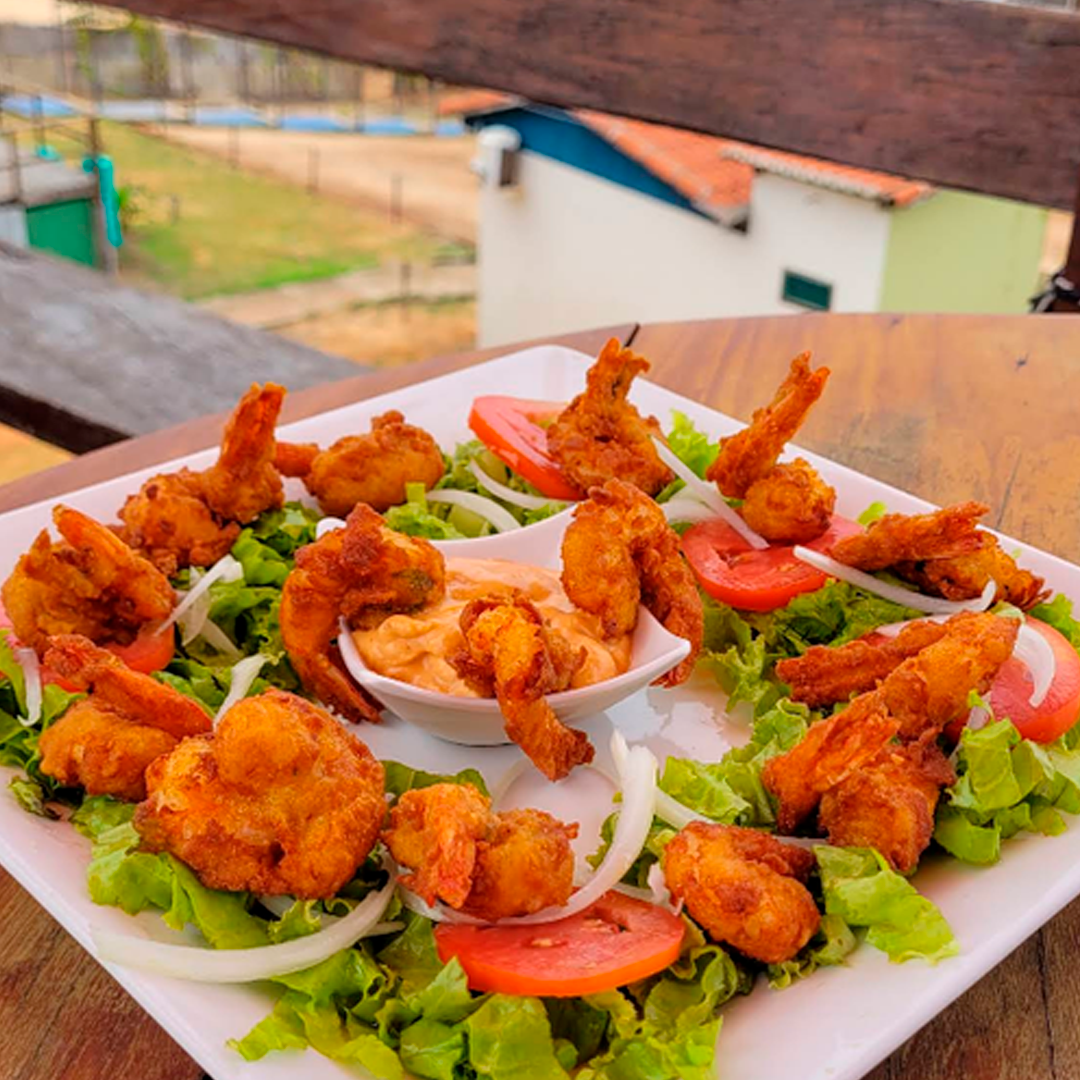 Salada Ceasar com Camarão Empanado